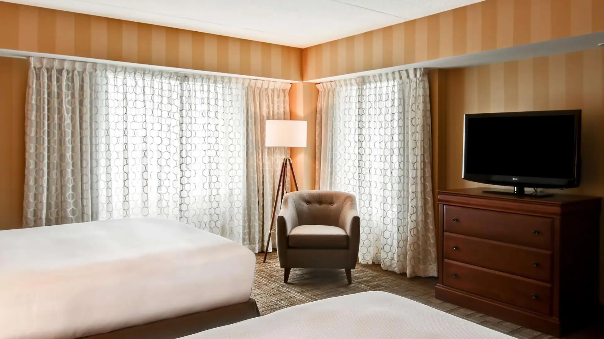 Doubletree Fallsview Resort & Spa By Hilton - Niagara Falls